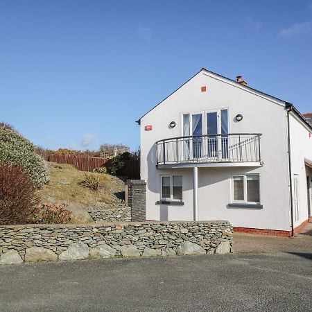 Bay View Villa Holyhead Bagian luar foto