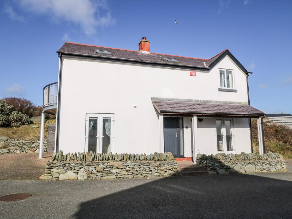 Bay View Villa Holyhead Bagian luar foto