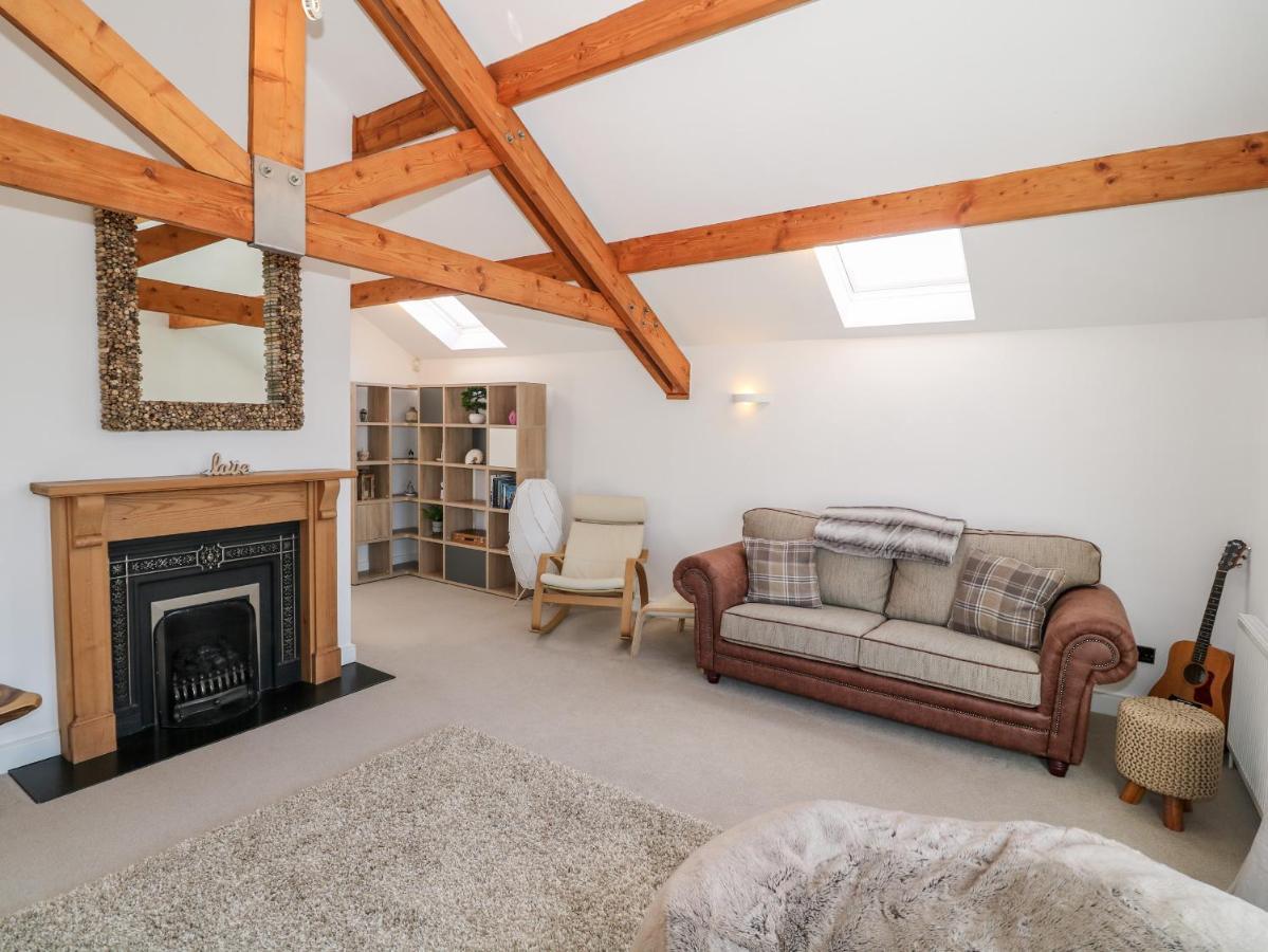Bay View Villa Holyhead Bagian luar foto