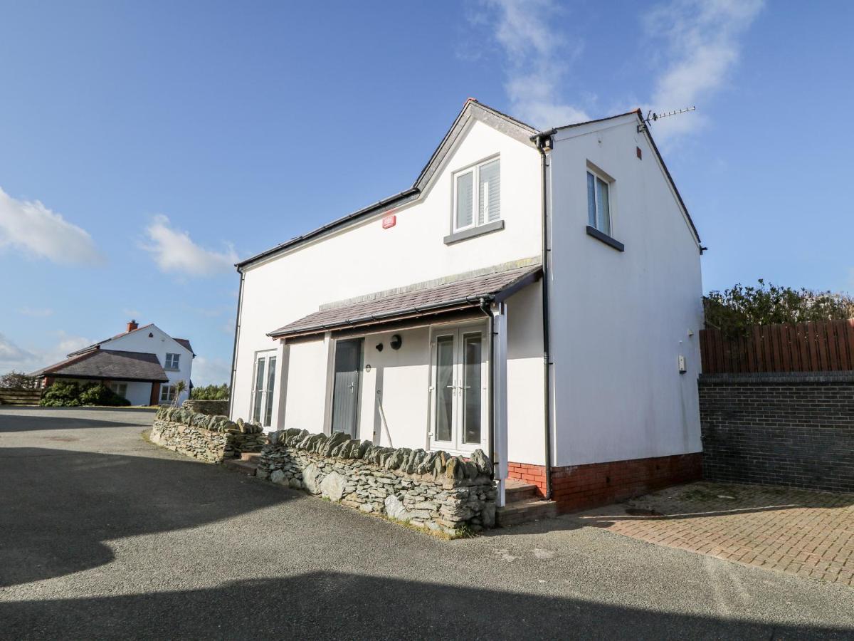 Bay View Villa Holyhead Bagian luar foto