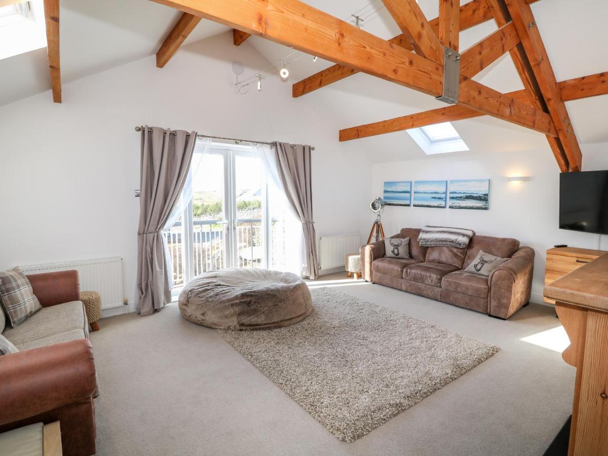 Bay View Villa Holyhead Bagian luar foto