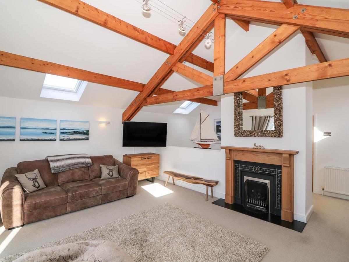 Bay View Villa Holyhead Bagian luar foto