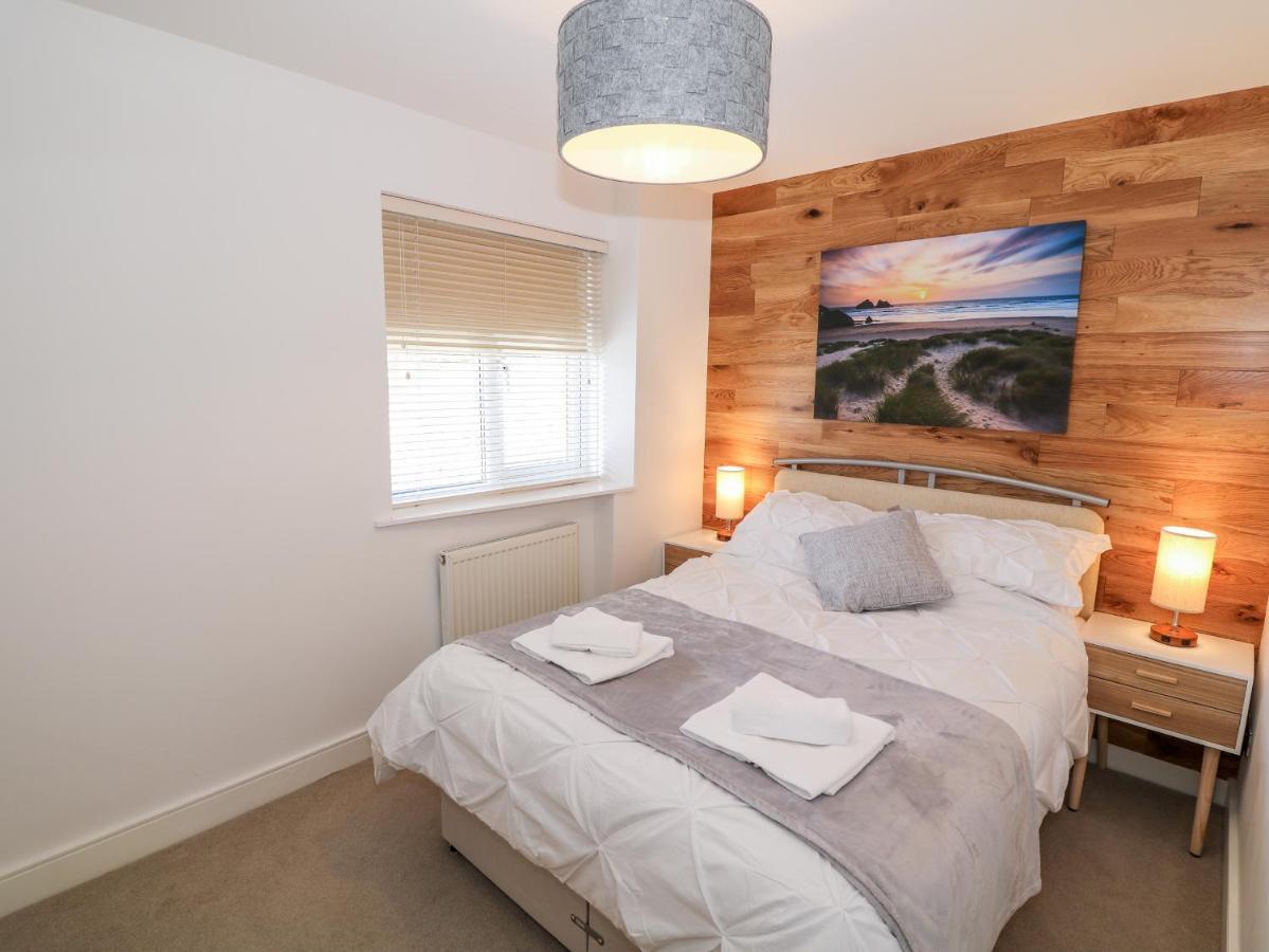 Bay View Villa Holyhead Bagian luar foto